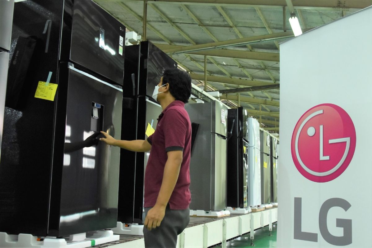 LG perluas produksi produk premium di Indonesia