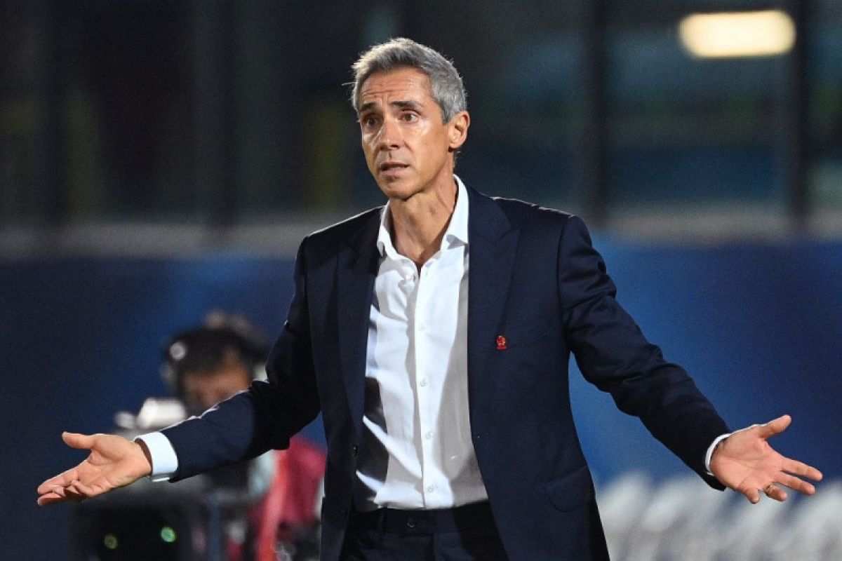 Polandia tolak permintaan mundur Paulo Sousa