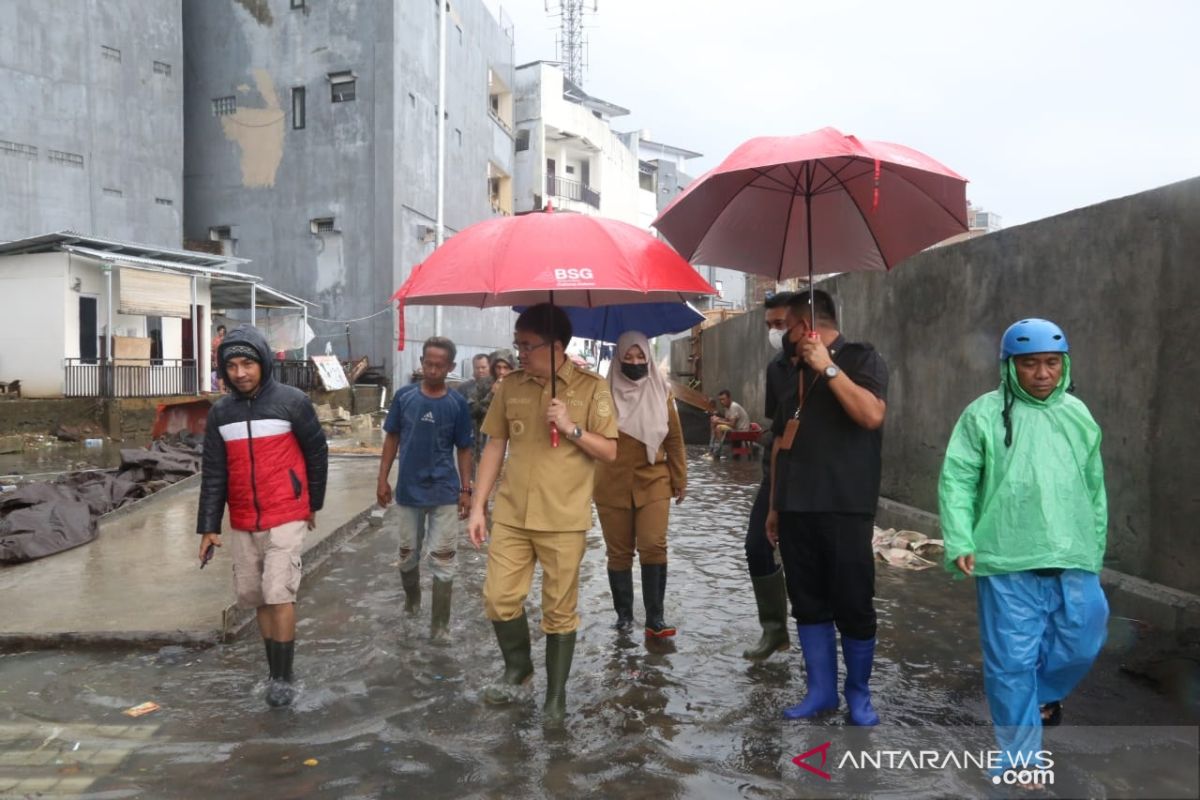 Wali kota Manado pantau ketinggian air dan drainase kota