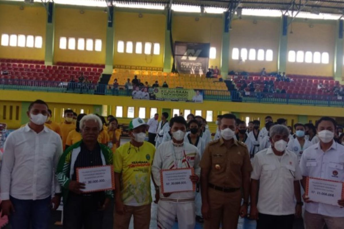 193 atlet bersaing di kejuaraan  taekwondo se- Sumut