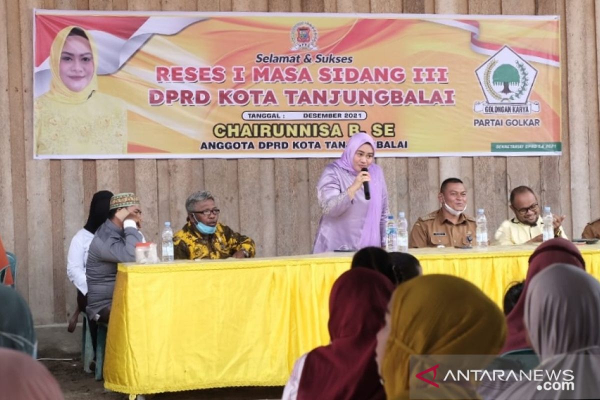 Reses, anggota DPRD Tanjungbalai Chairunnisa Batubara boyong Vaksinator