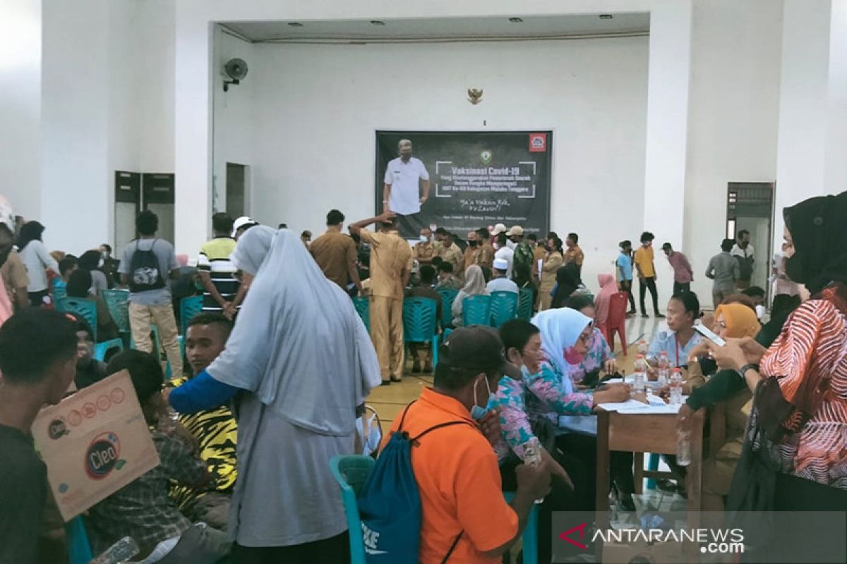 Kreatif, peserta vaksinasi di Maluku Tenggara dapat paket sembako dan bakso