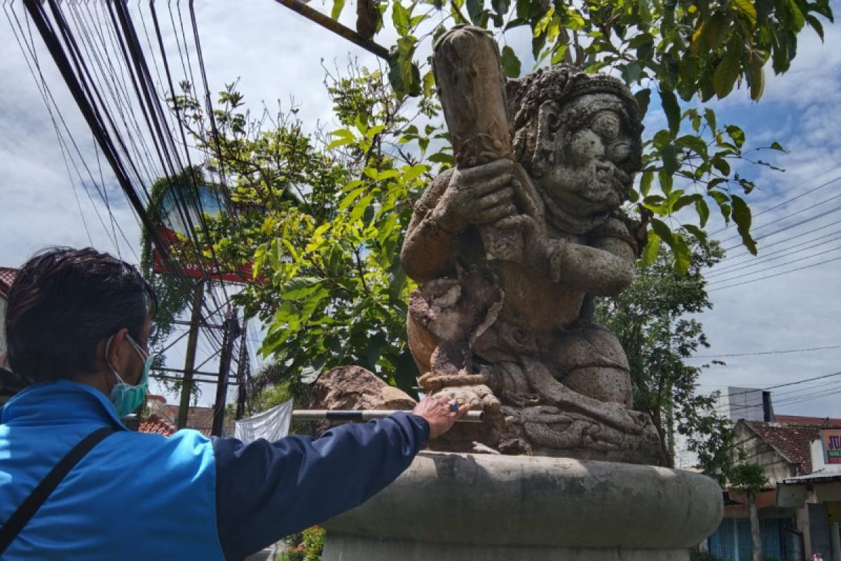 Pemkab Tulungagung sebut kerusakan patung batas wilayah bukan vandalisme