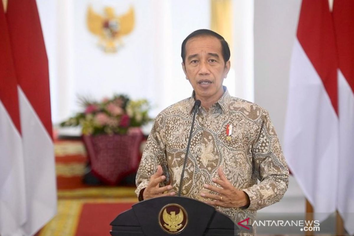 Presiden Jokowi perpanjang status pandemi COVID-19