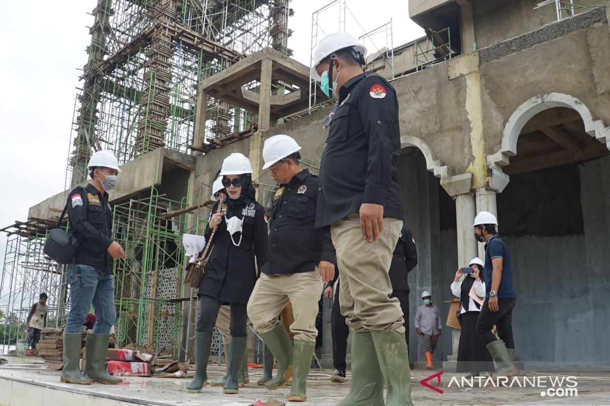 Komisi III DPRD HSS sidak pembangunan Mesjid Islamic Center dan Gedung 2 Desember