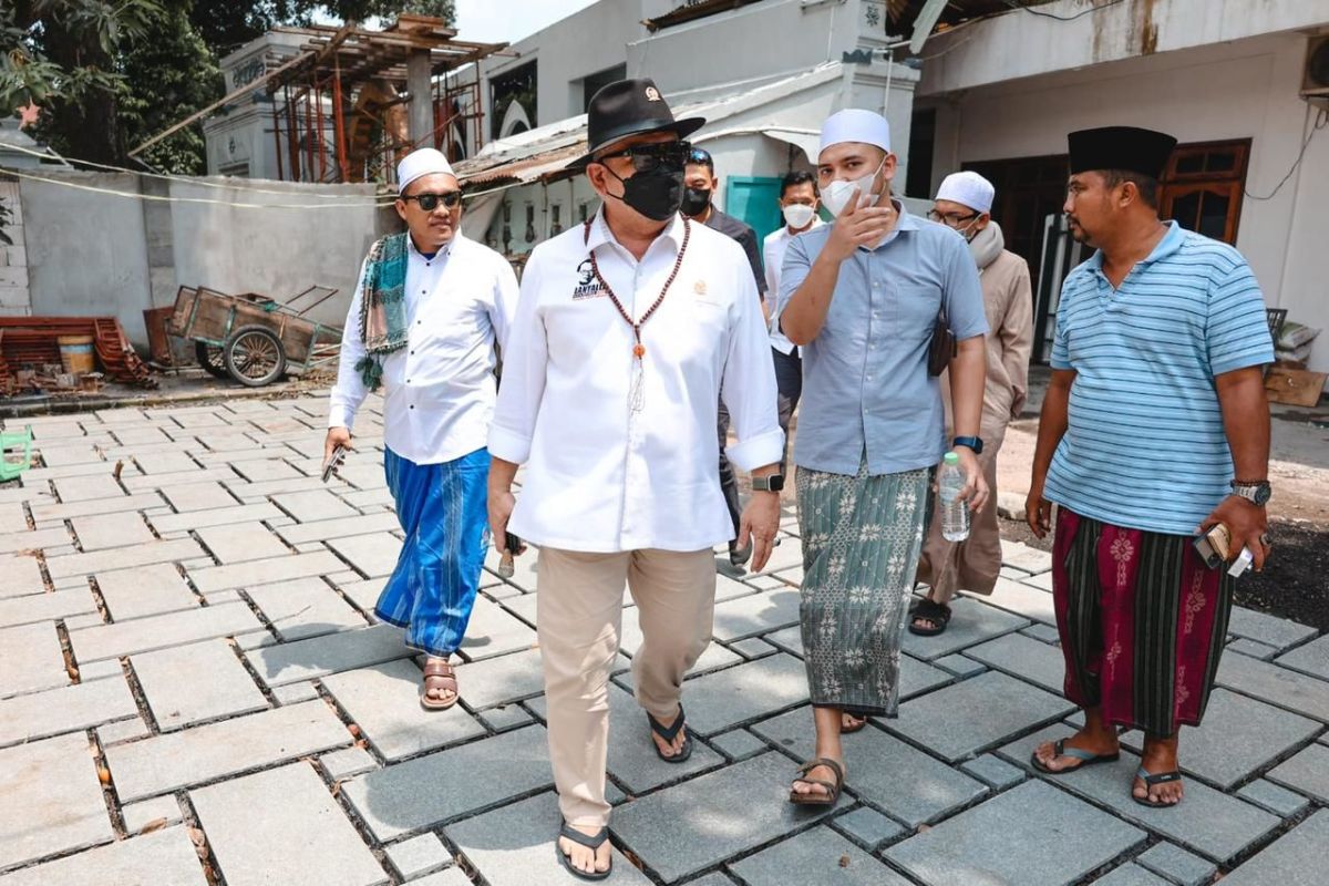 Masa reses, LaNyalla tinjau pembangunan Masjid Agung Sunan Ampel