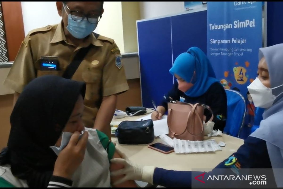 Gerai vaksin di ruang pelayanan publik, mampu dongkrak capaian vaksinasi di Pandeglang