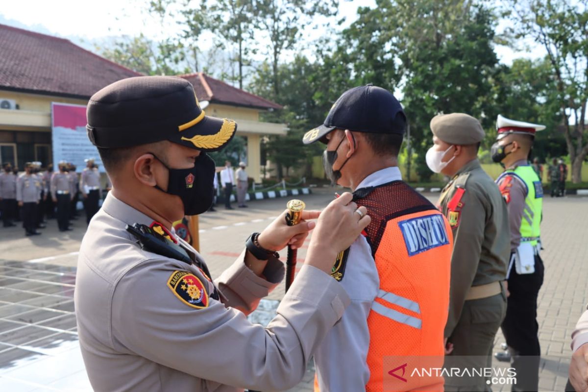 Wisatawan menuju Sukabumi diingatkan aktifkan aplikasi PeduliLindungi