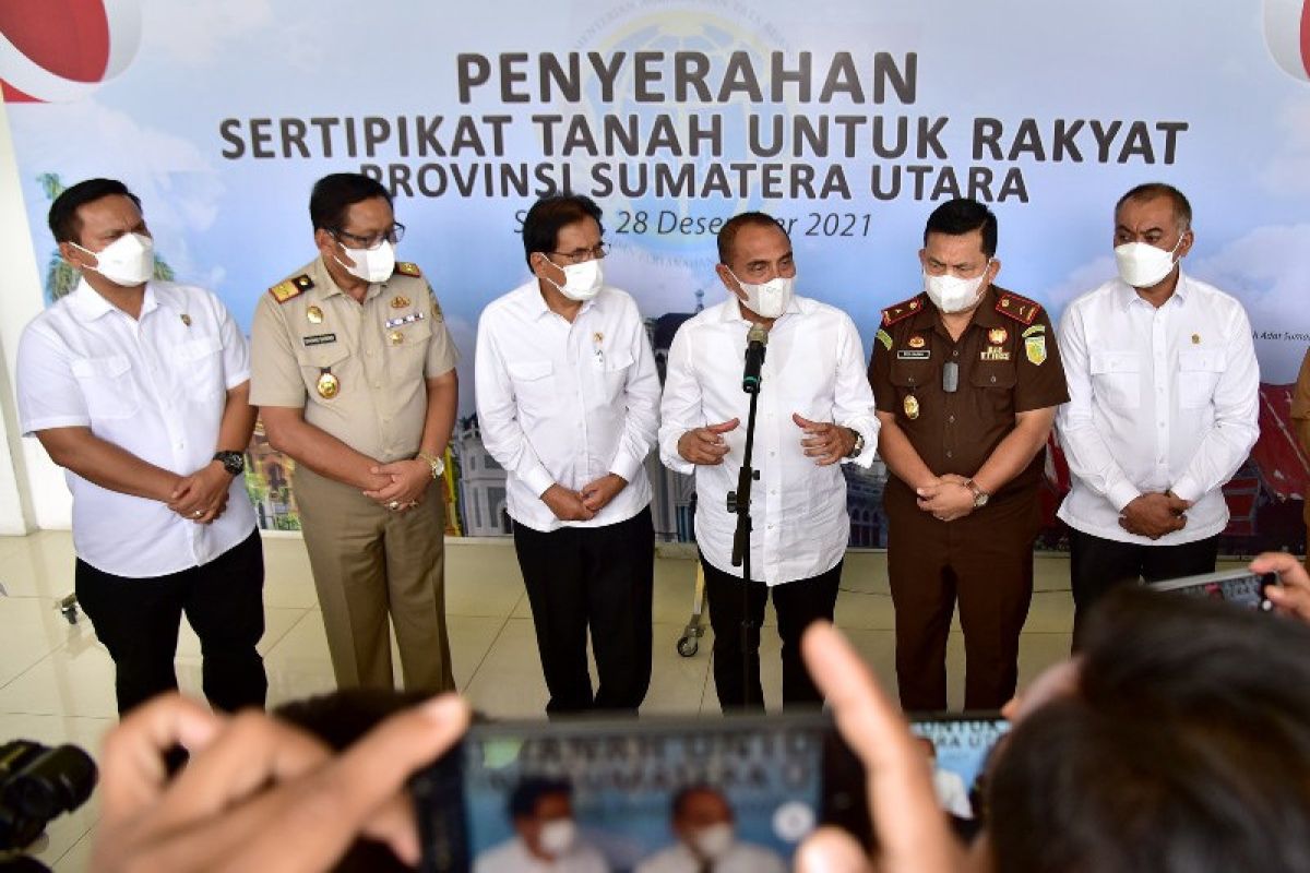 Gubernur Sumut keluhkan hambatan pembangunan  bendungan