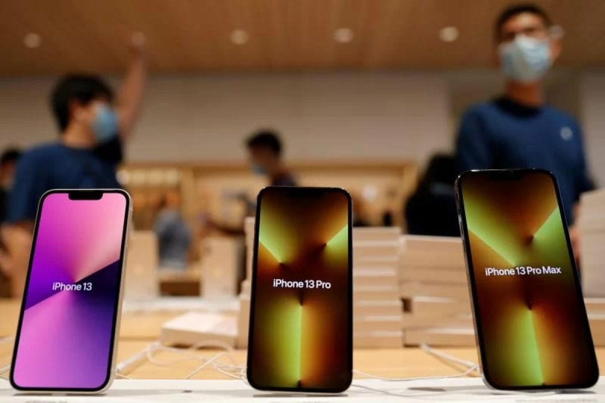 Rumor iPhone 14, notch hilang diganti punch-hole