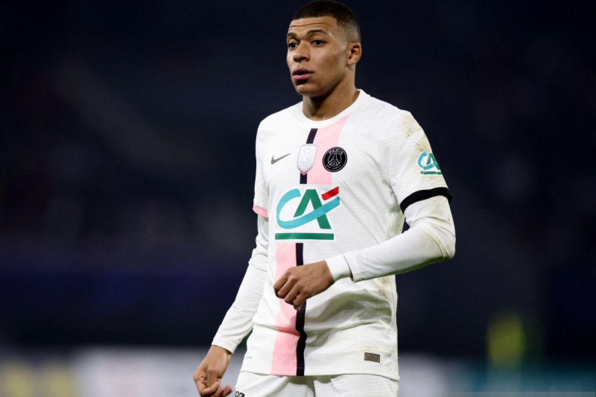 Kylian Mbappe tegaskan tidak akan tinggalkan PSG pada Januari