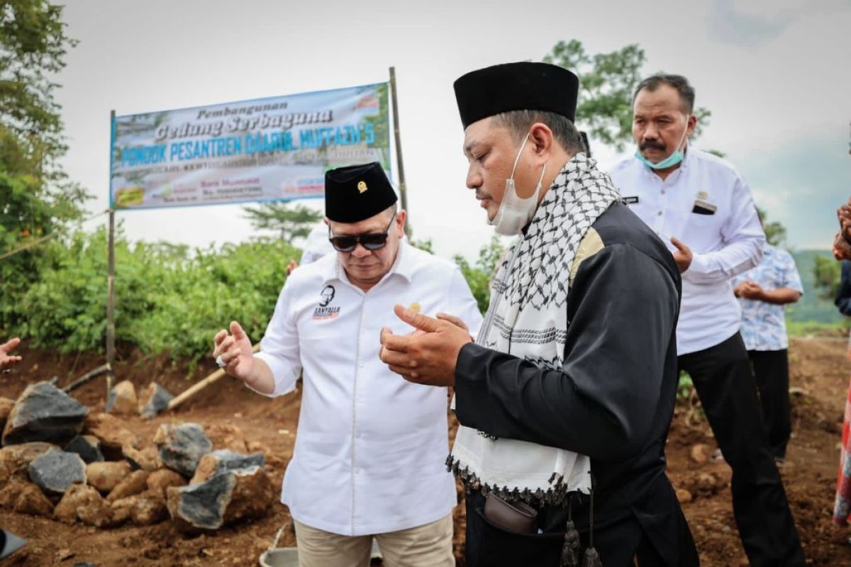Peletakan batu pertama LaNyalla tandai pembangunan di Ponpes Daarul Huffazh Pasuruan