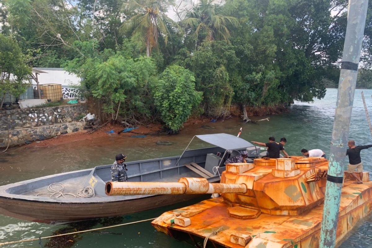 TNI AL selidiki temuan benda  serupa tank di perairan Bintan