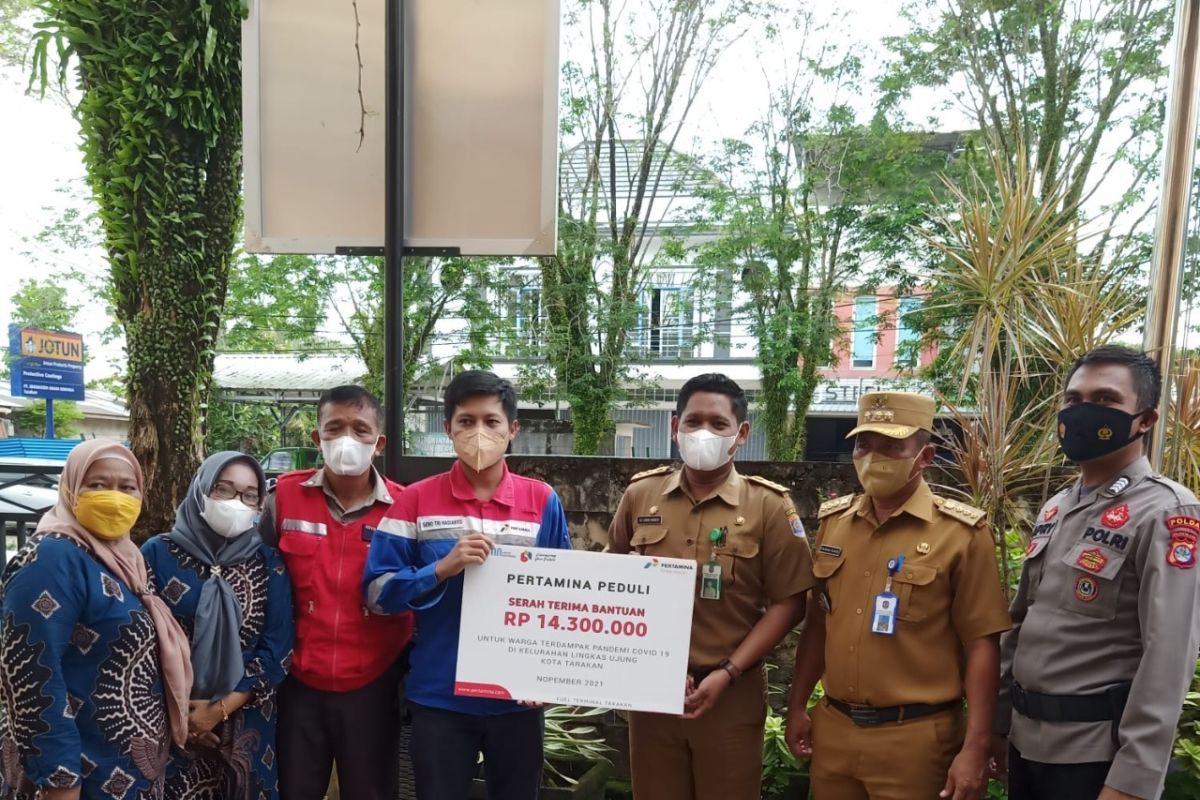 Pertamina bagikan paket sembako dan masker untuk warga tarakan