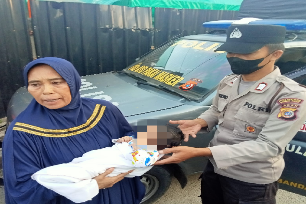 Heboh, bayi perempuan ditemukan di depan rumah warga Banda Aceh