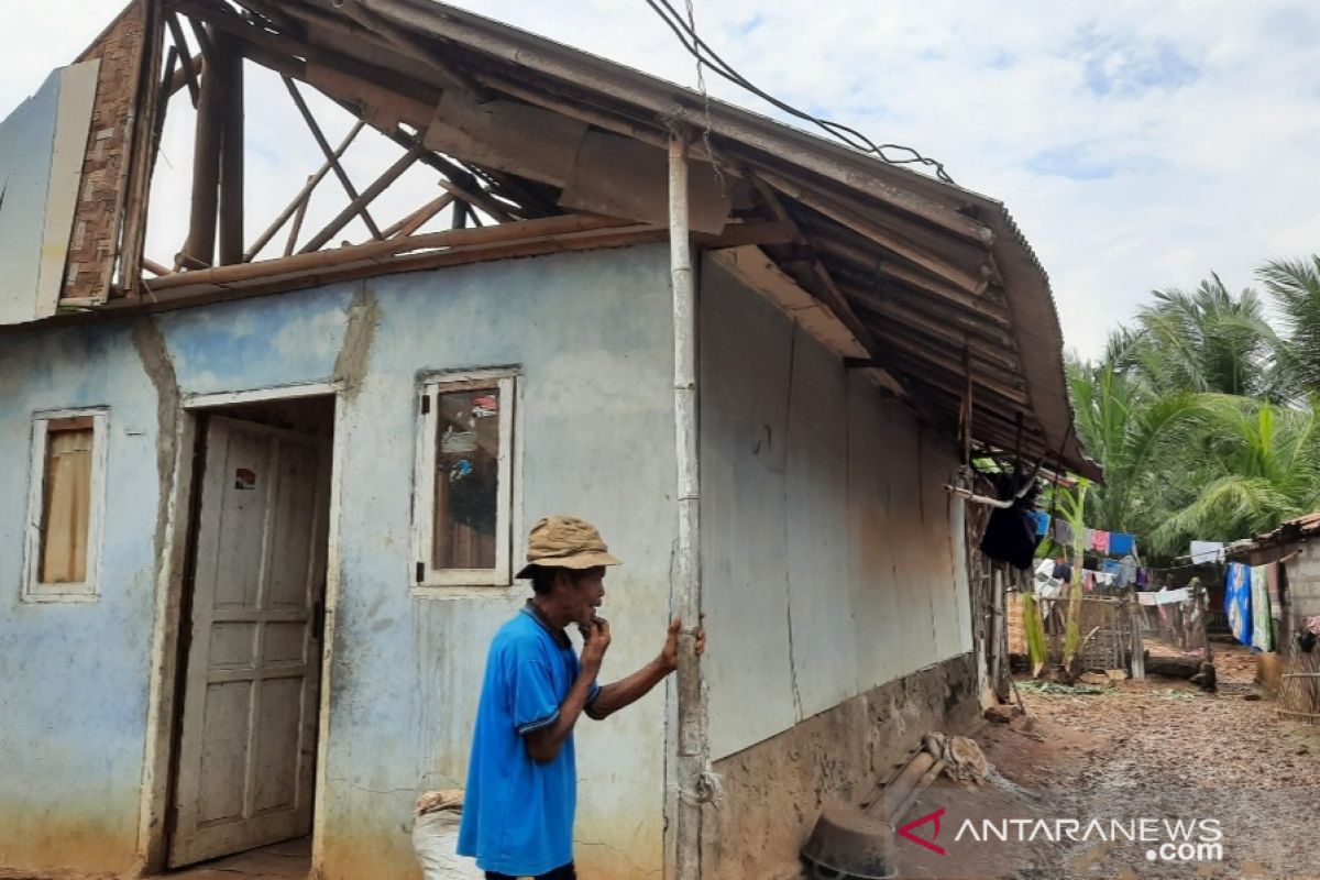 Pemkab Tangerang perbaiki 1.222 rumah tidak layak huni selama 2021