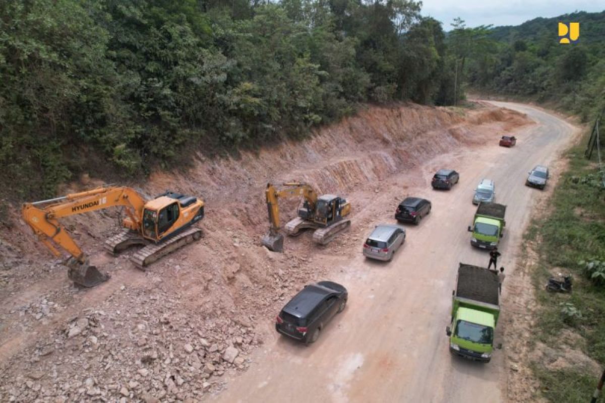 Menteri PUPR minta percepatan konstruksi Jalan Morosi-Lasolo di Konawe