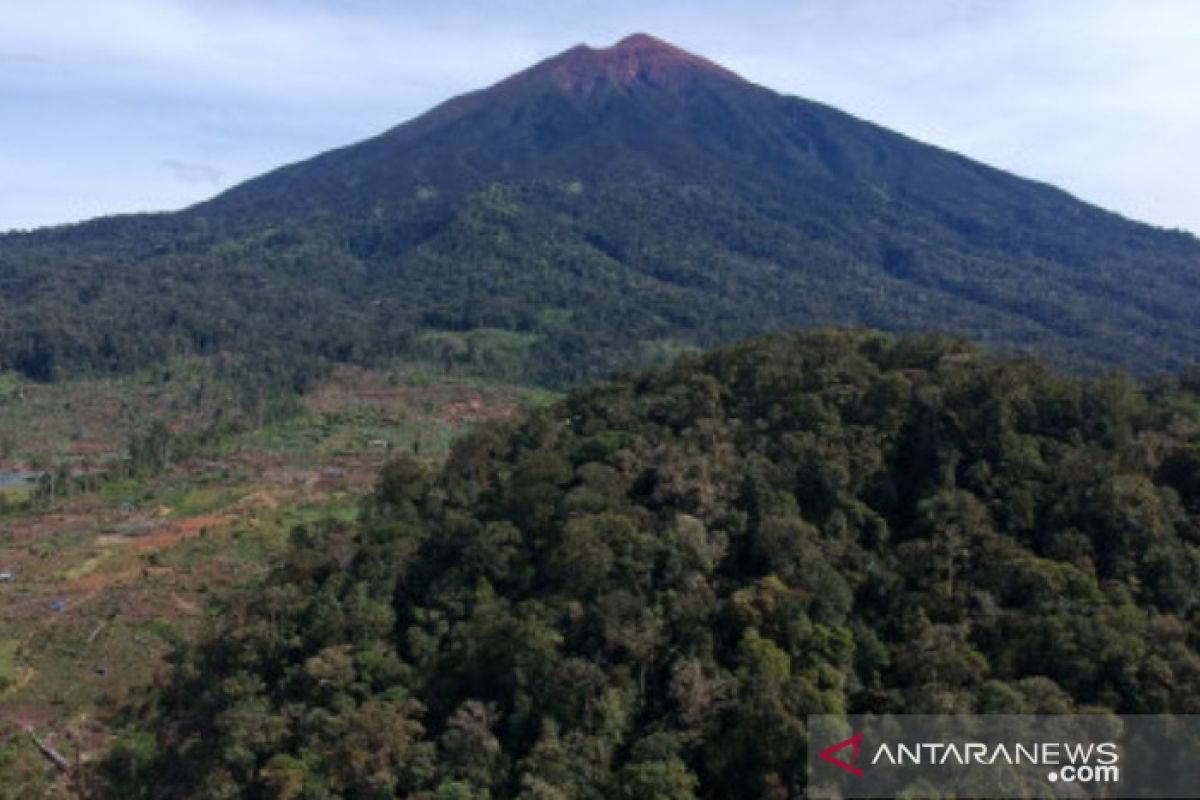 Balai Besar TNKS: Pendaki Gunung Kerinci harus tunjukkan bukti vaksin, ini alasannya