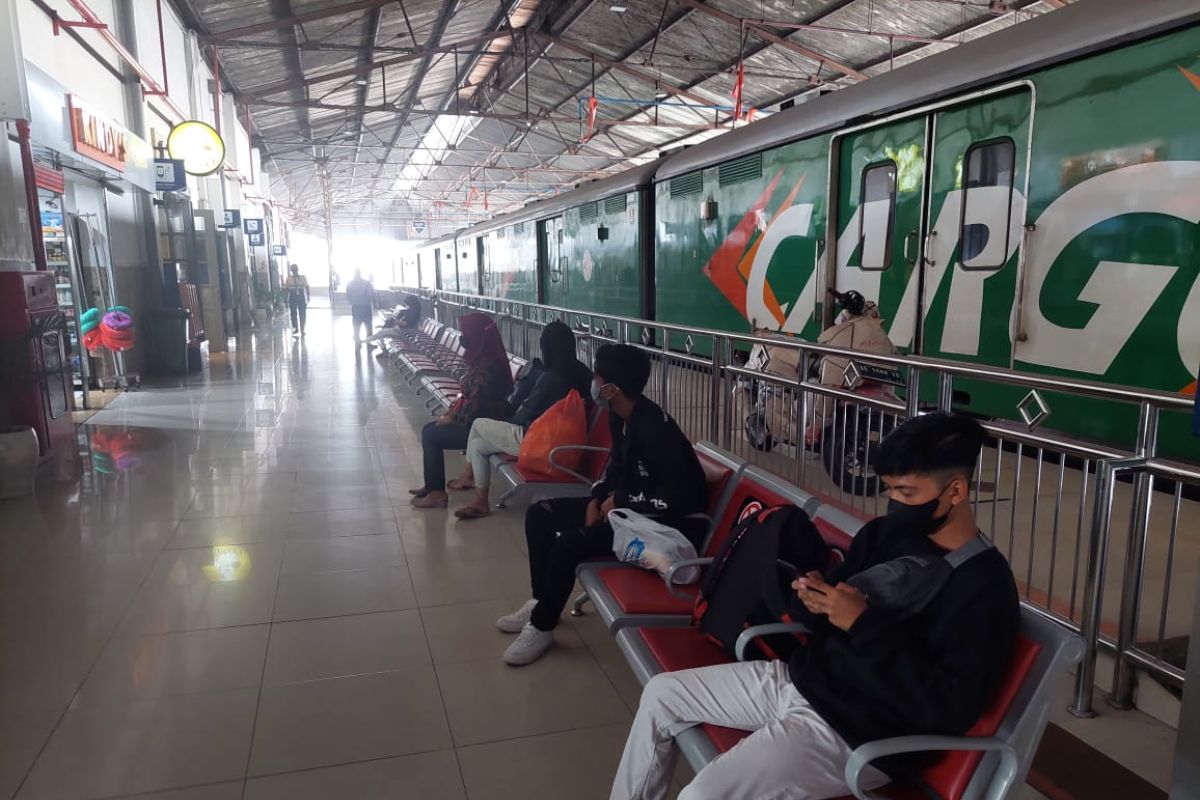 Volume penumpang kereta di Daop Madiun meningkat selama libur Natal