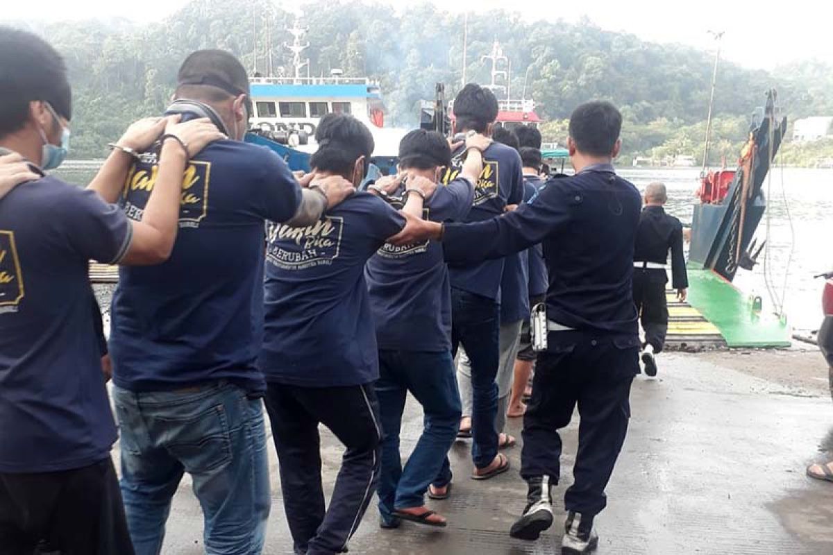 12 Bandar narkoba 'high risk' dipindahkan ke Nusakambangan