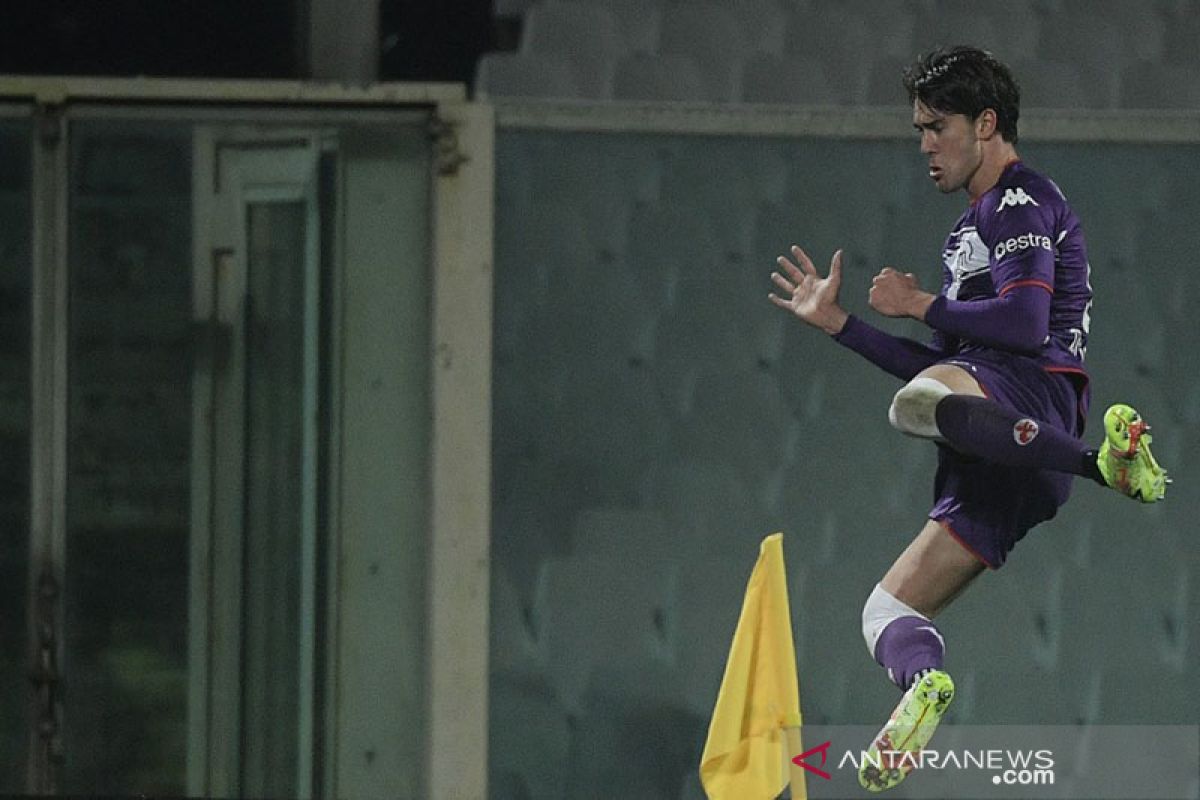 Direktur Fiorentina akui ada tawaran penting untuk Dusan Vlahovic