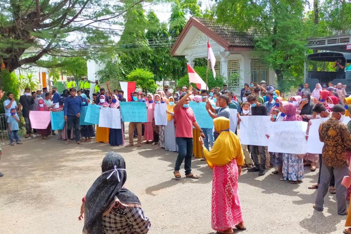 Gara-gara curang saat Pilchiksung, warga datangi bupati Pidie