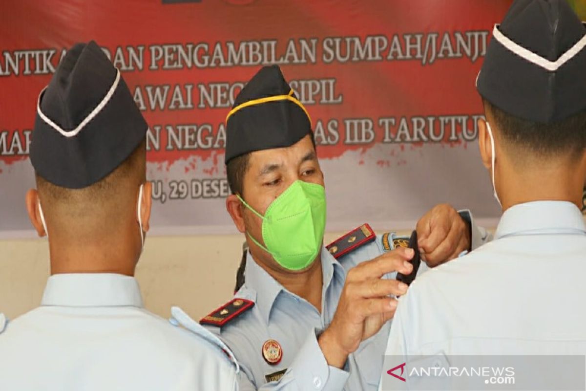 Lantik 5 ASN, Kepala Rutan Tarutung : Jadilah insan pengayom