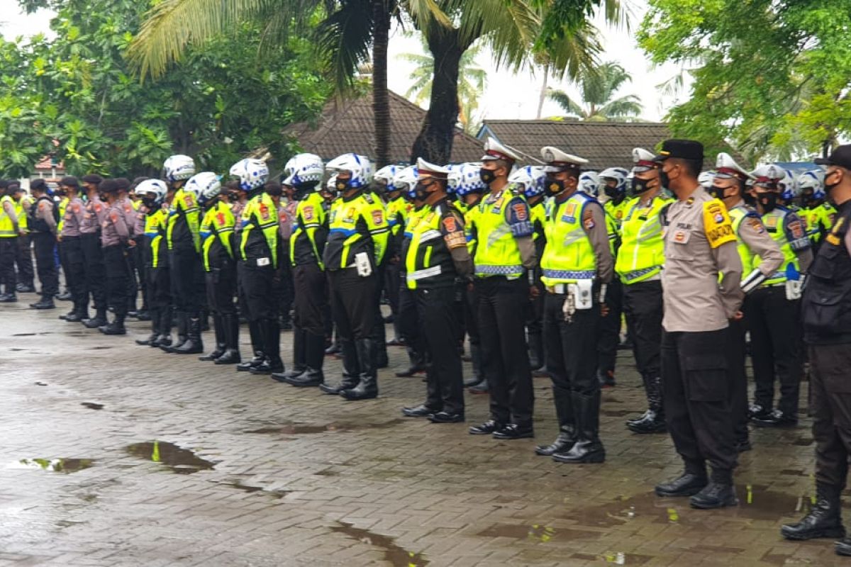 Polda Banten turunkan 200 personel untuk amankan jalur wisata Anyer-Carita