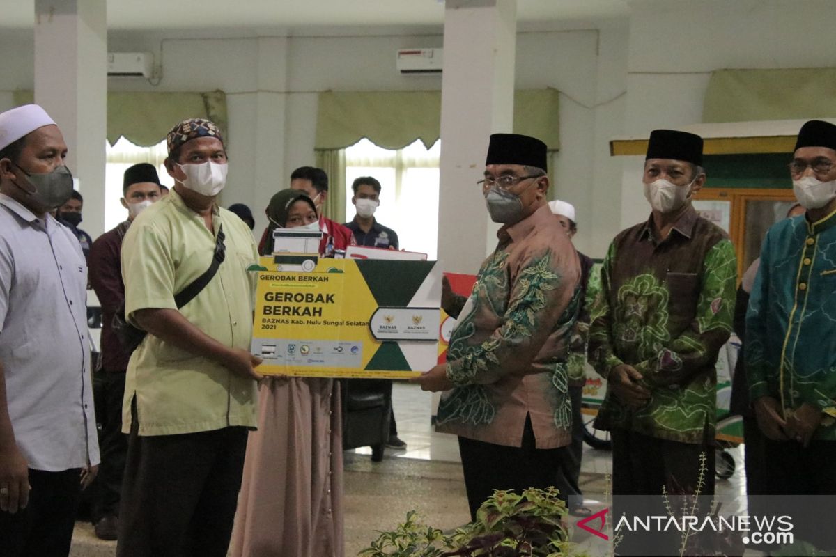 Baznas HSS salurkan bantuan modal UEP bagi warga penerima manfaat