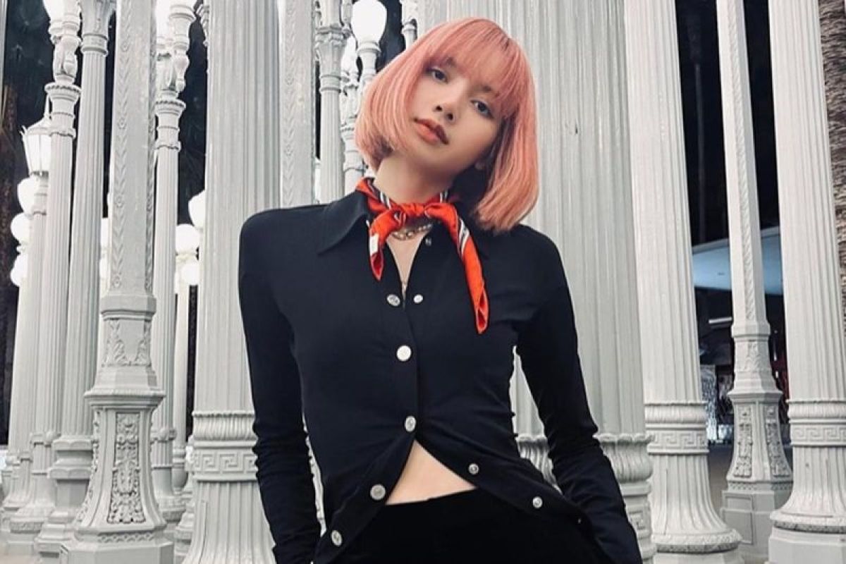 Lagu solo Lisa Blackpink "Money" sukses raih 300 juta streaming di Spotify