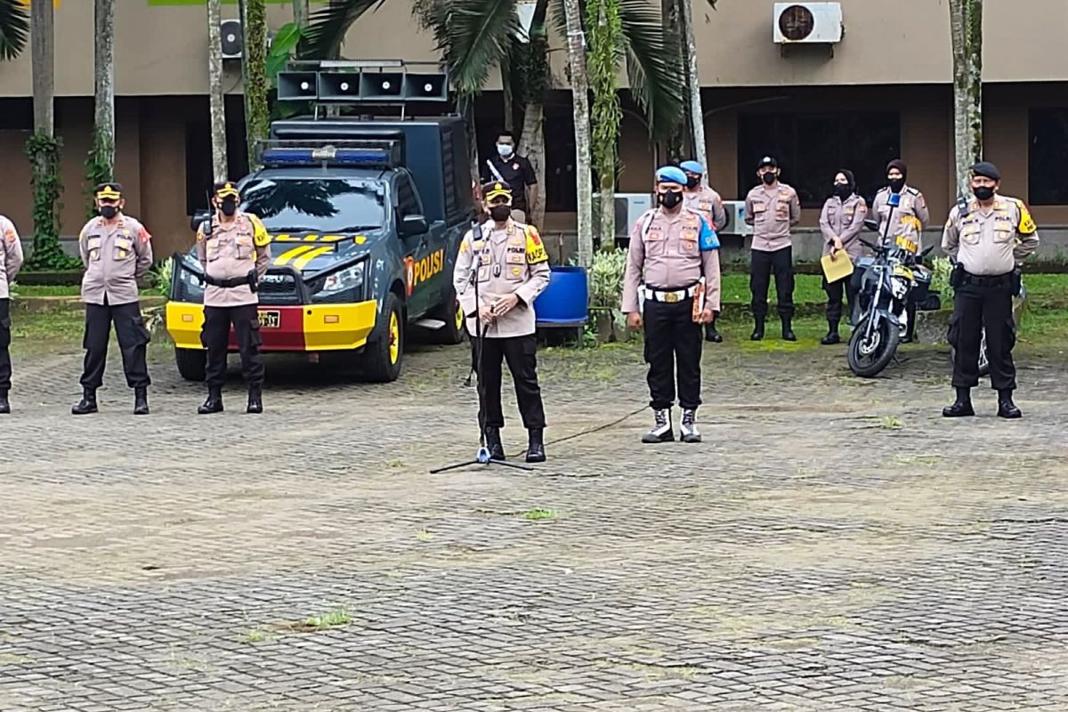 Malam pergantian tahun personel Polres Sukabumi gelar aksi kemanusiaan