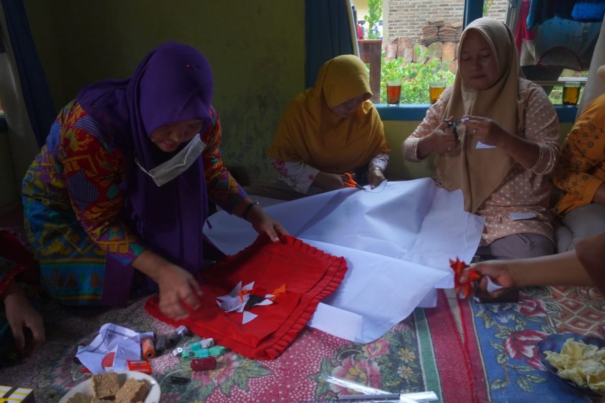 Taplak meja khas Lampung tingkatkan ekonomi warga Sungai Langka di masa pandemi