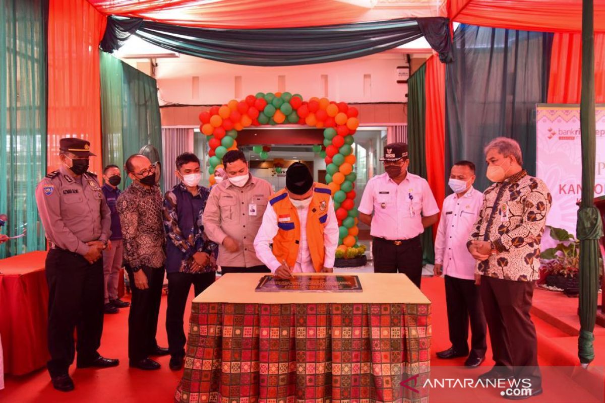 Resmikan Kedai Syariah Tenayan Raya, BRK dan Wawako Pekanbaru optimis ekonomi setempat naik