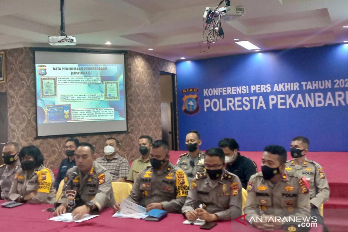 Polresta Pekanbaru tutup dan sekat jalan jelang pergantian tahun