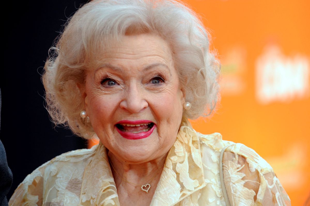 Aktris Betty White meninggal dunia jelang usia 100 tahun