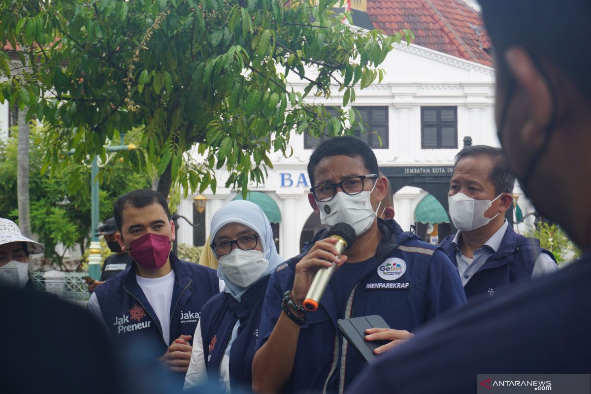 Menparekraf Sandiaga Uno persilakan warga berwisata asal tetap patuh prokes