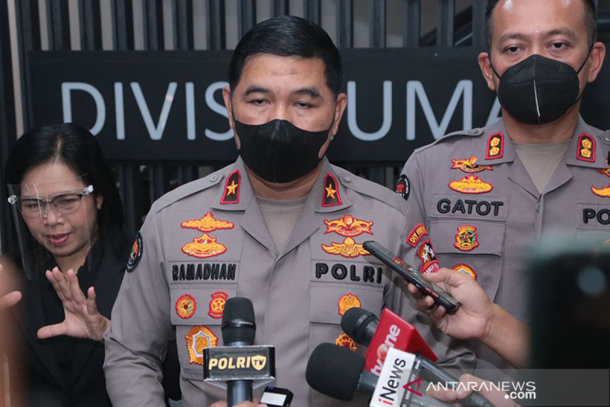 Polisi sita sejumlah barang bukti terkait kasus Bahar Smith