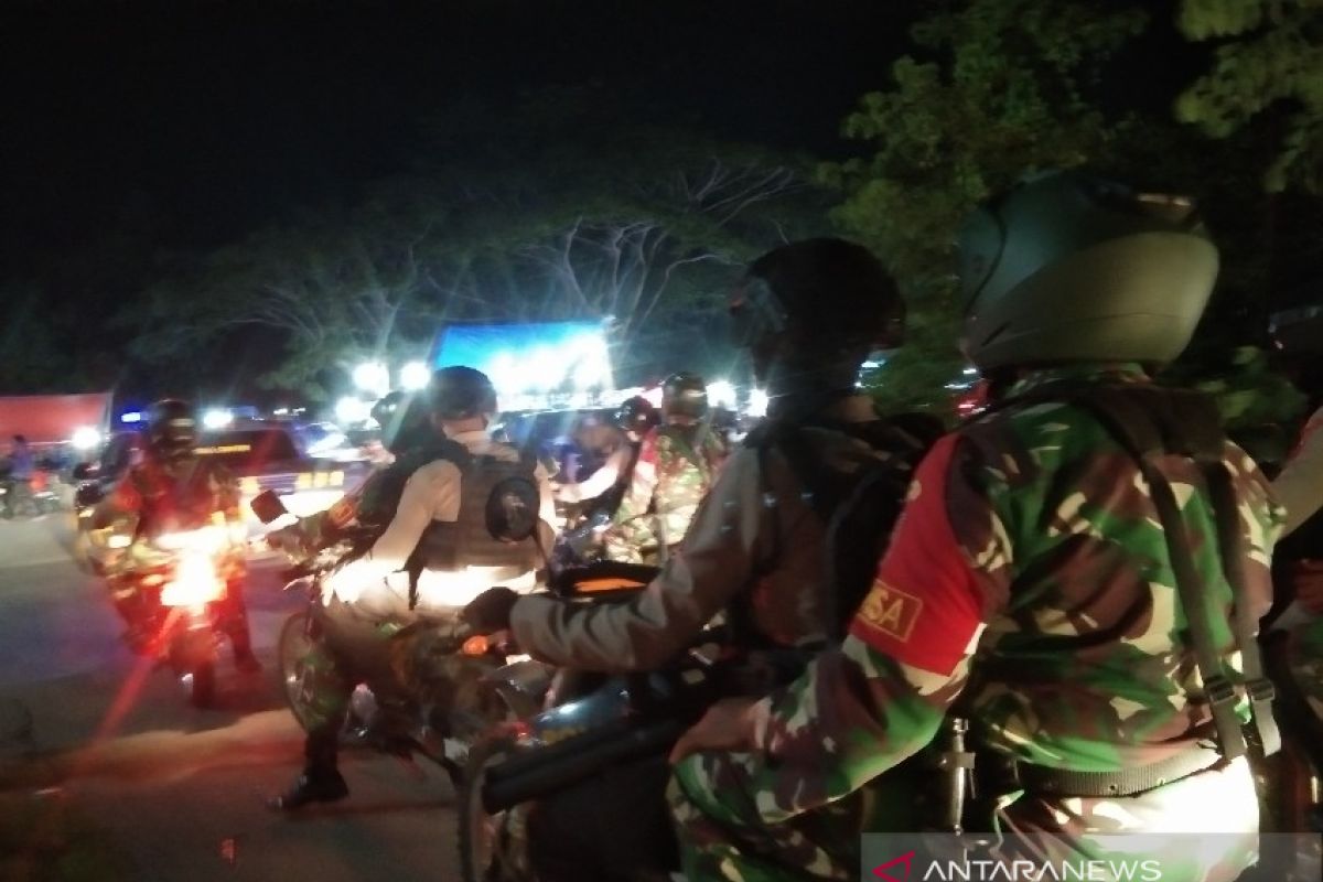 TNI-Polri patroli di Kendari pastikan kamtibmas malam Tahun Baru 2022