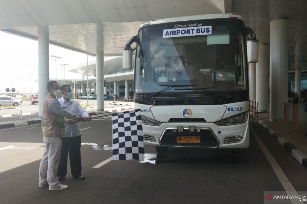 Damri bus begins to serve Syamsudin Noor Int'l Airport