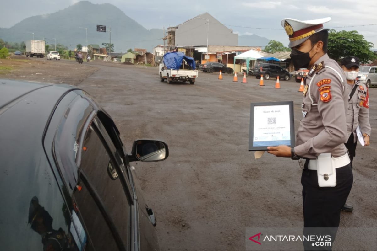 Polisi perketat prokes cegah penularan COVID-19 di jalur wisata Garut