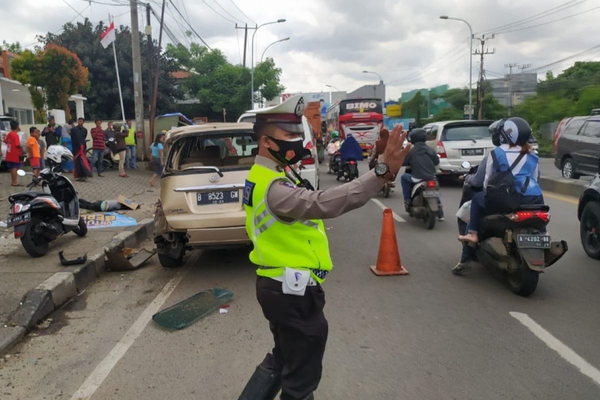 Truk rem blong tabrak pejalan kaki akibatkan 2 orang tewas di Tangerang