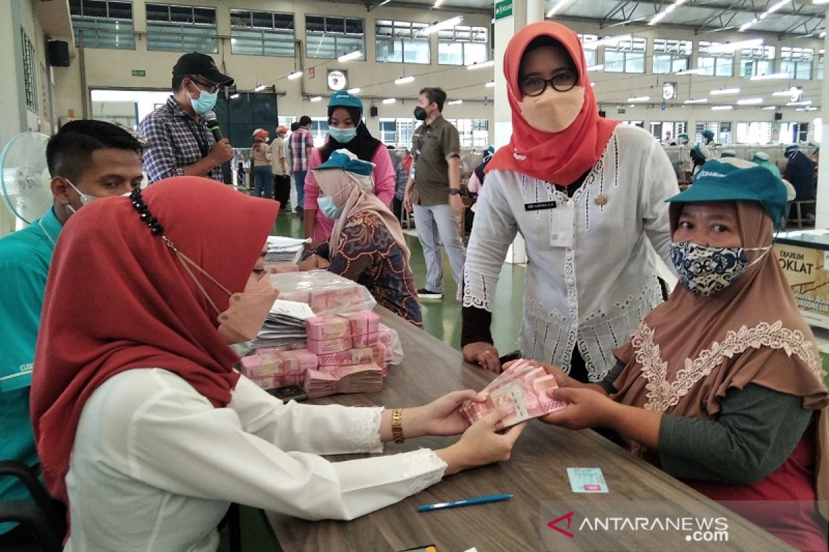 Penyaluran BLT Buruh Pabrik Rokok di Kudus mencapai 59.625 pekerja