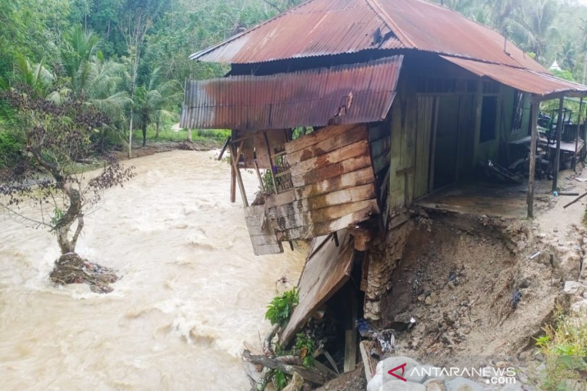 Korban banjir di Desa Tebing Tinggi butuh bantuan bedah rumah