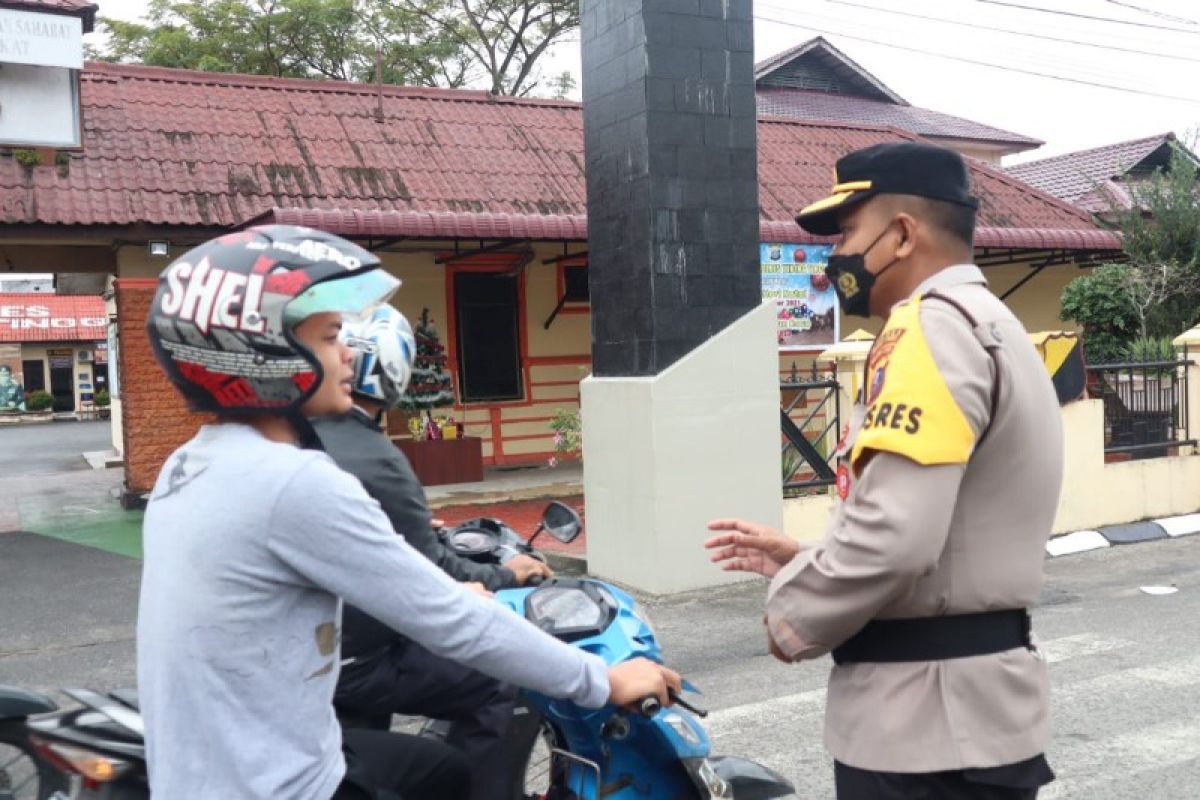 Polres periksa aplikasi pengendera sepeda motor dan mobil