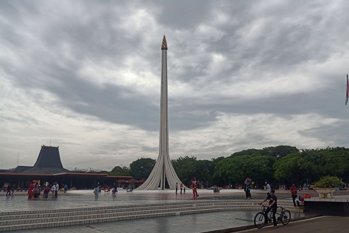 Waspadai hujan lebat dan angin kencang di sebagian Indonesia