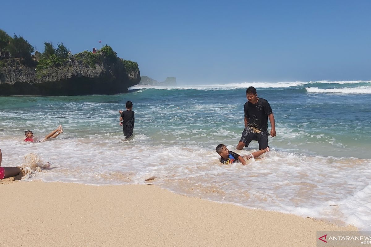 PAD pariwisata di Gunung Kidul saat tahun baru Rp1,26 miliar