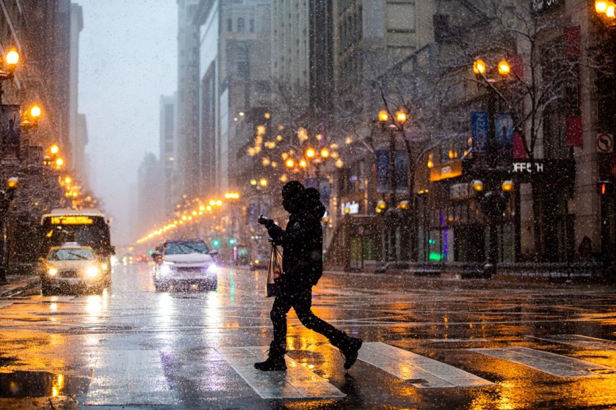 Badai musim dingin landa Chicago