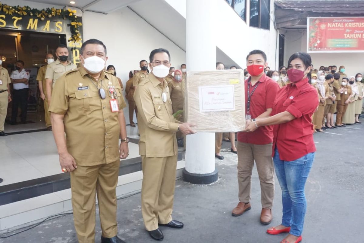 Ace Hardware bantu masker bagi Pemkot Ambon, perangi COVID -19