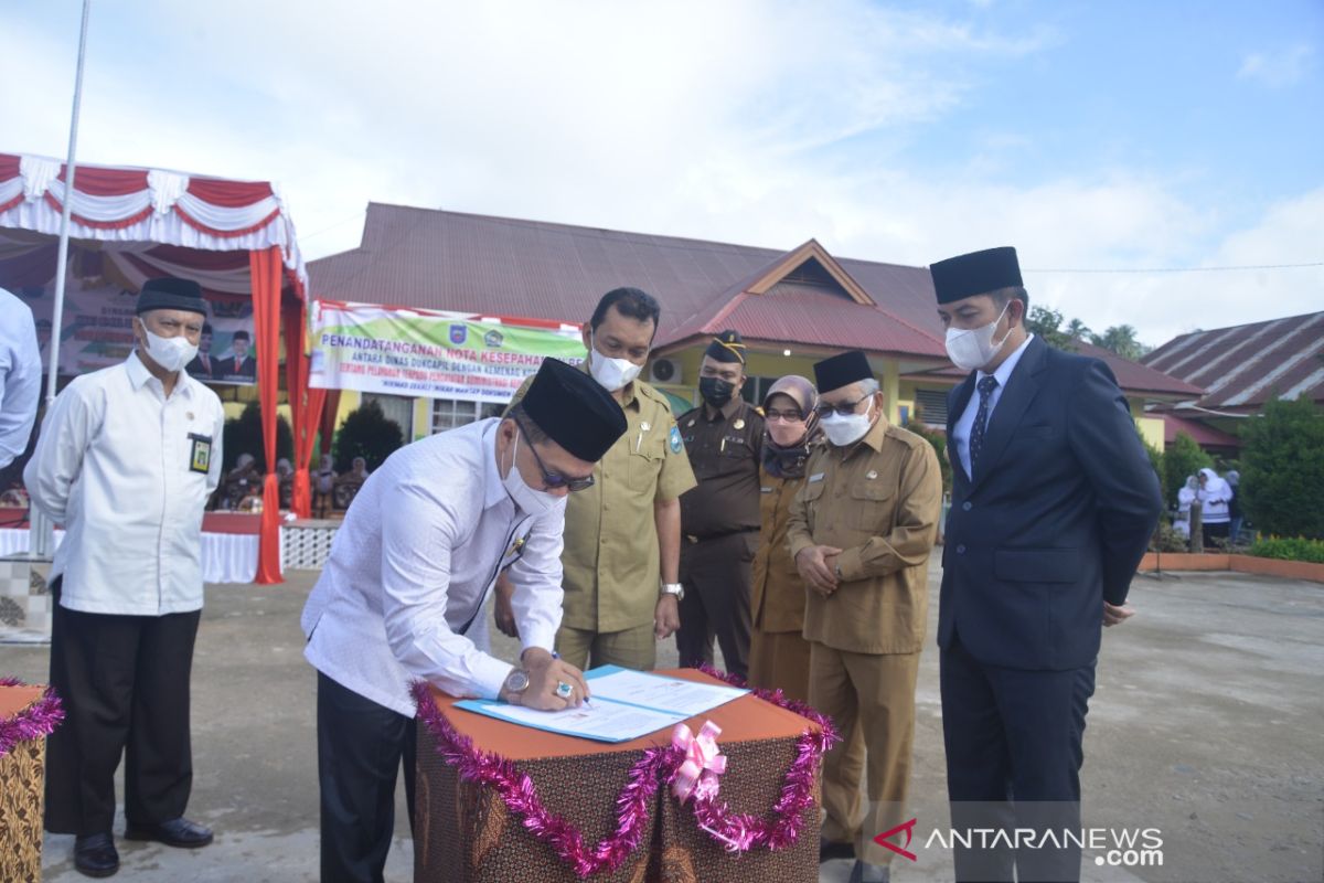 Pemkot Sawahlunto percepat pelayanan dokumen kependudukan bagi pengantin baru