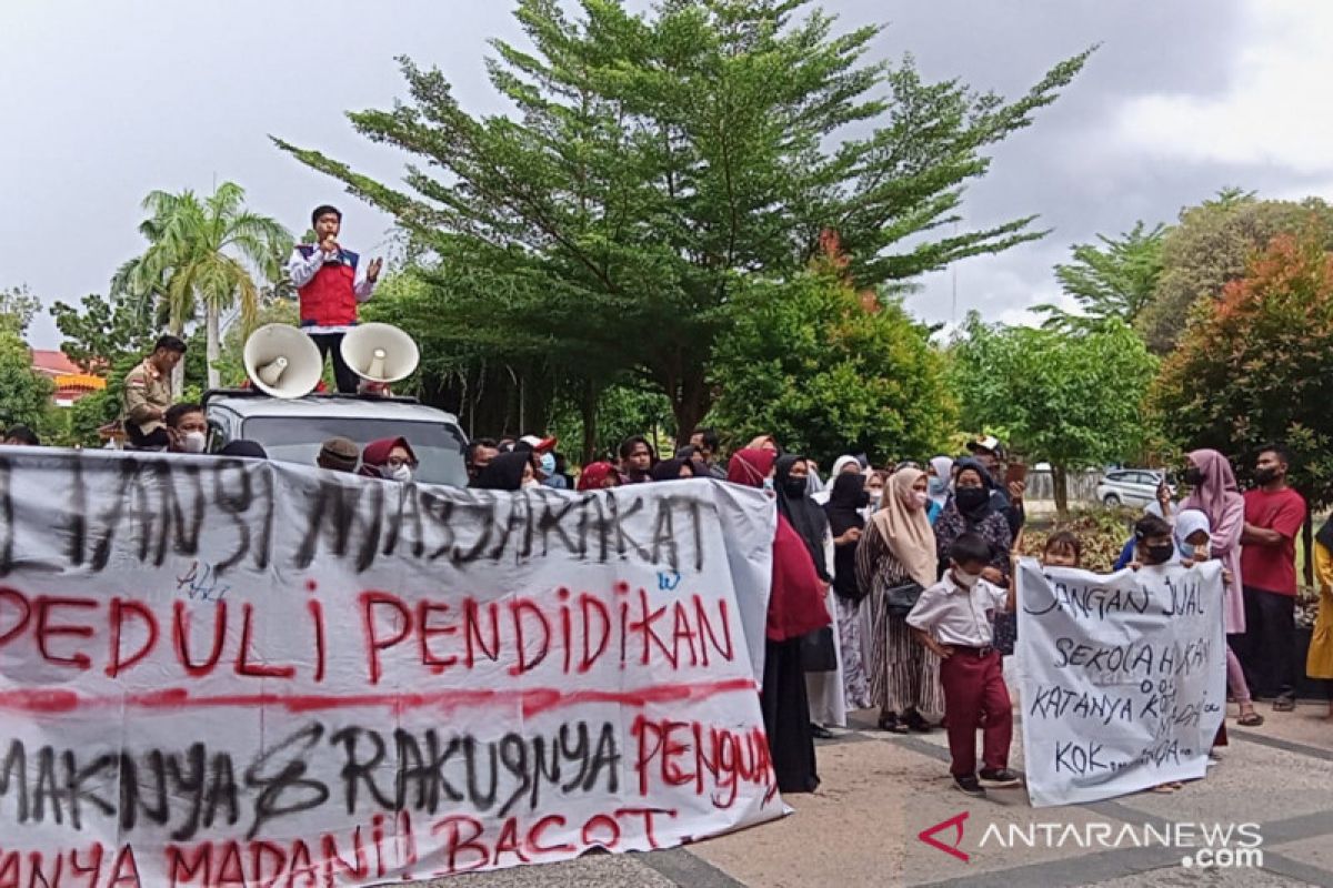 Wali murid tolak SDN 1 Pekanbaru dijadikan pasar : Anak kami tak pernah mengeluh